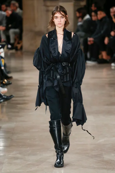 Look 37